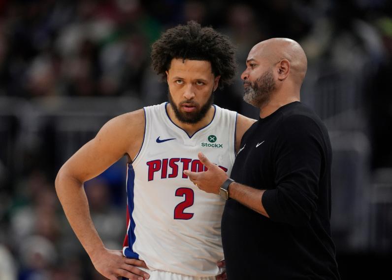 世界杯手机高清观看-坎宁安29+7+11杜伦两双，班凯罗尴尬准三双，活塞逆转魔术夺3连胜