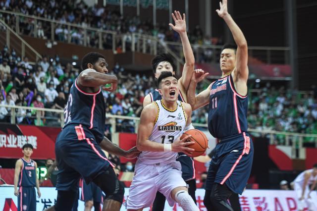 世界杯手机高清观看-CBA大决战今晚打响 辽宁广东究竟谁能登顶？
